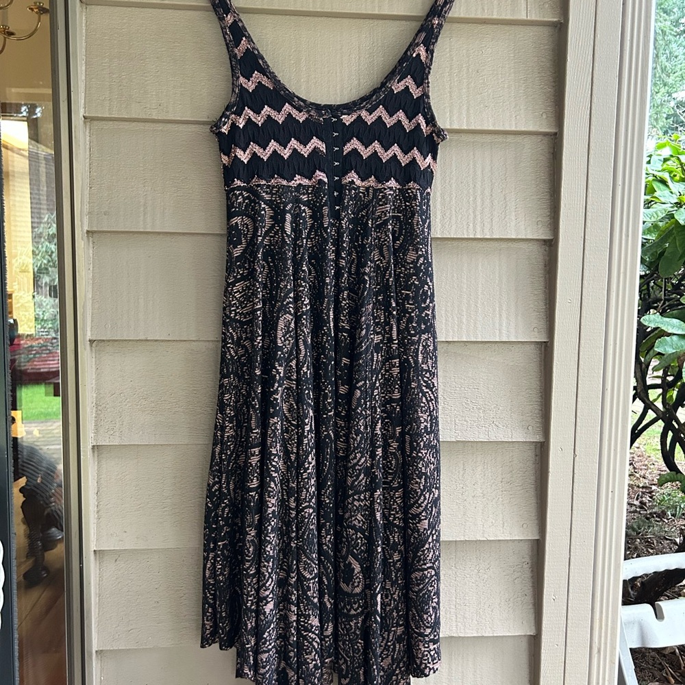 Bagel Black and Coppertone Dress assymetrical and fray hem. Flare body
